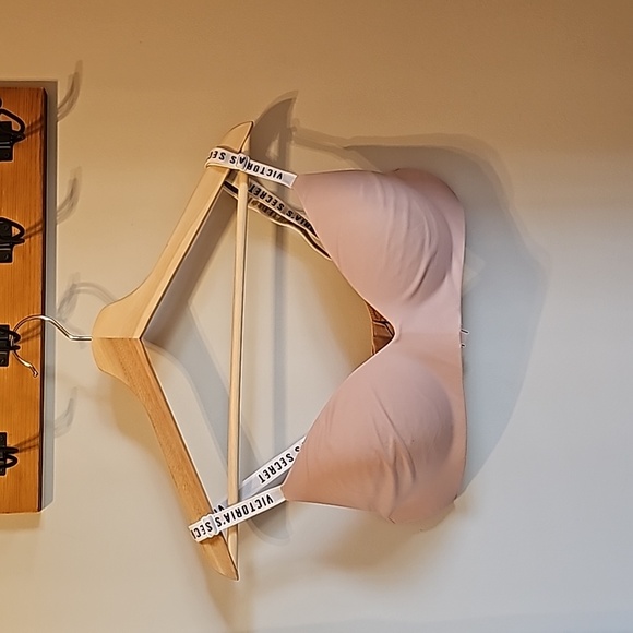 Victoria Secret wireless bra size 36C - Picture 1 of 5